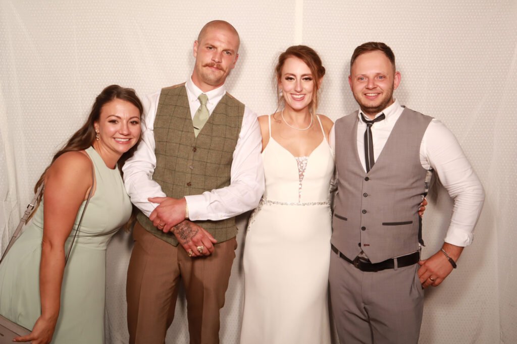 img 0116 Bradbury The Barns Harlow 2019 Mr & Mrs Bradbury