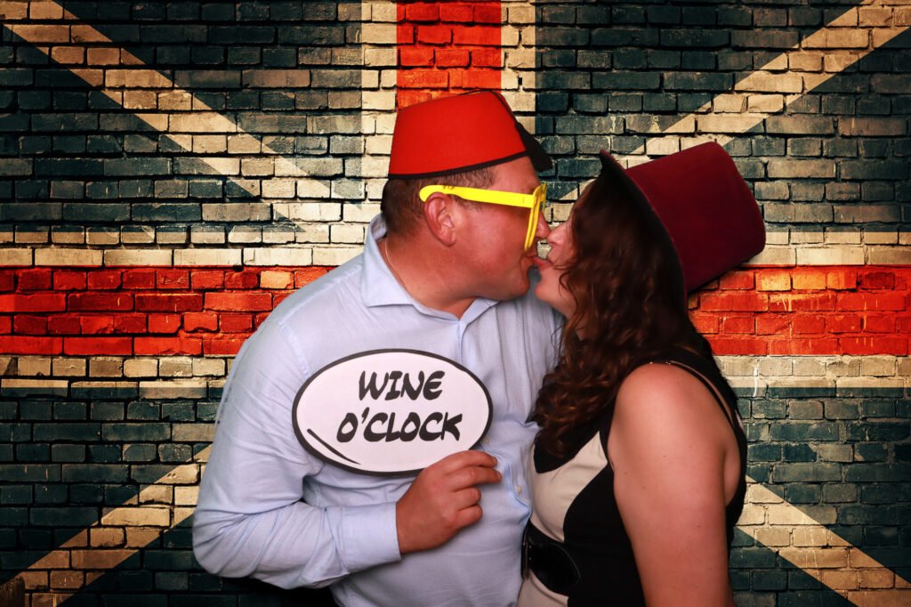 Joe &amp; Hanna Vaulty Manor